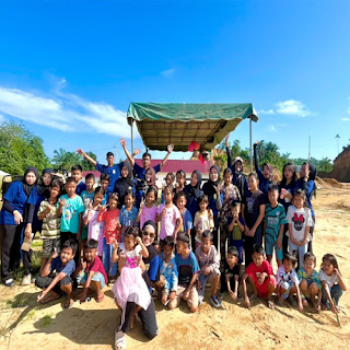 Pulihkan Semangat Anak Pascabanjir, Mahasiswa KKN Tematik UNUSU Gelar Trauma Healing di Huntara